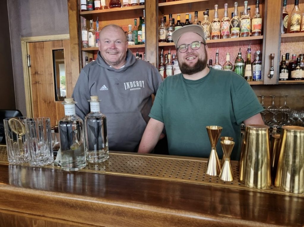 Svein Berfjord fra Inderøy Brenneri og Jørgen Dons fra Raus Bar fant umiddelbart tonen da den begynte å snakke om samarbeid rundt VI Aquavit.